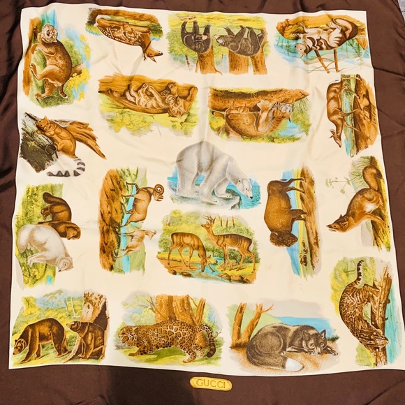 Gucci vintage jungle print scarf . 34x34 - Picture 4 of 8
